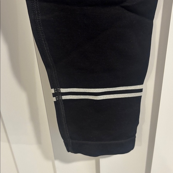 Gymshark black seamless leggings with white stripes size large - Picture 3 of 6